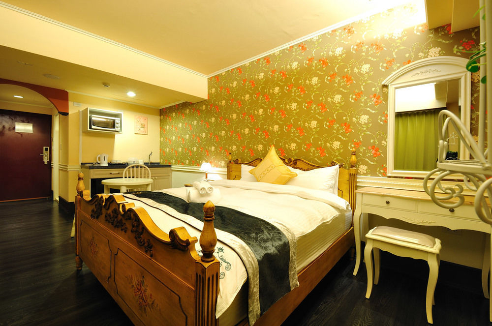 Elizabeth Hotel Тайчжун Экстерьер фото